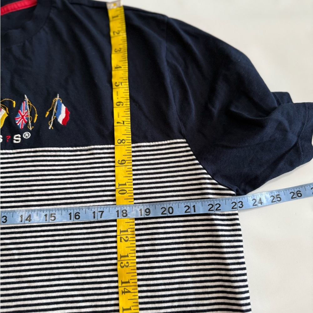 GUESS Men’s Navy & white Striped T-Shirt with embroidered flags in size large - Picture 7 of 10